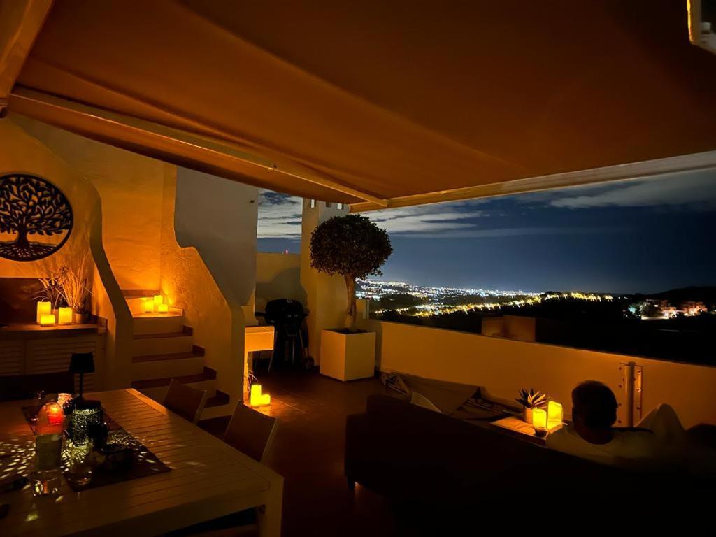 Appartement Penthouse Mit Privatem Jacuzzi In Marbella - La Mairena à Ojén Extérieur photo