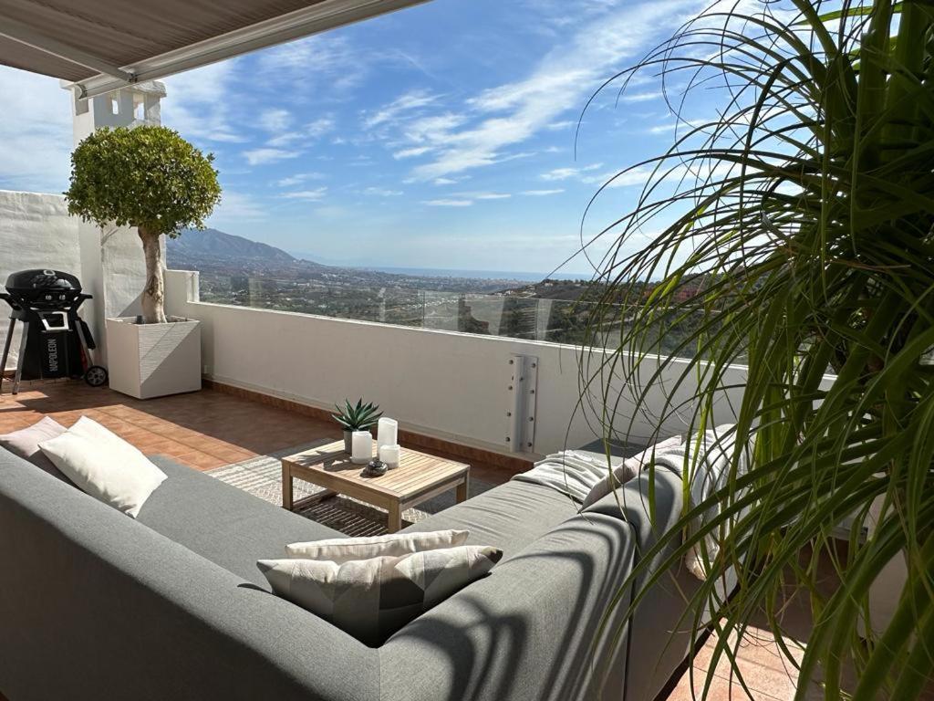 Appartement Penthouse Mit Privatem Jacuzzi In Marbella - La Mairena à Ojén Extérieur photo